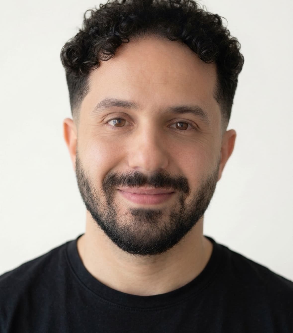 Portrait de Yonathan Chemmama, kinésithérapeute et fondateur du Studio Sport Santé